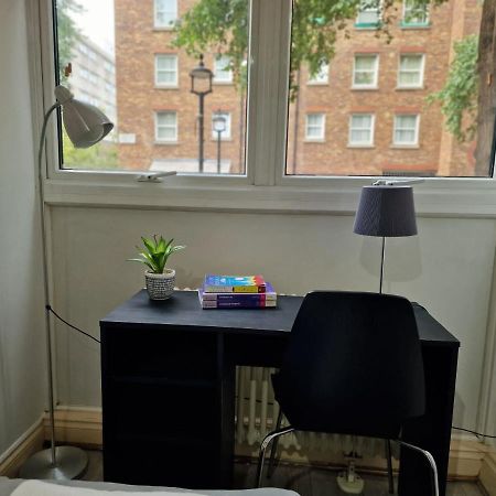 2 Bedrooms Flat In Great Location! Londres Extérieur photo