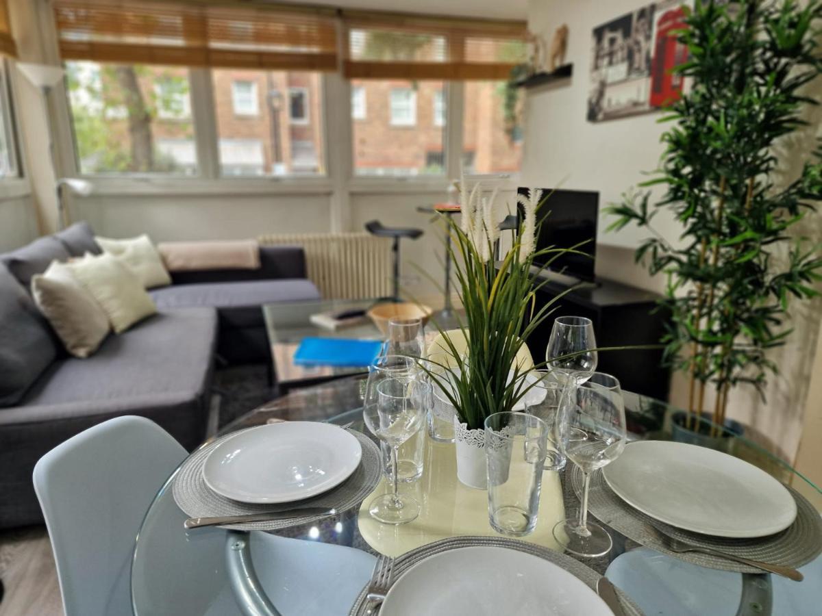 2 Bedrooms Flat In Great Location! Londres Extérieur photo