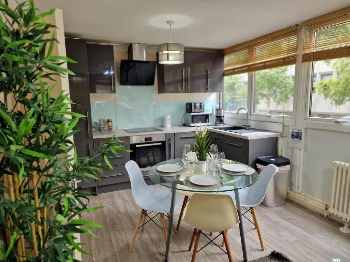2 Bedrooms Flat In Great Location! Londres Extérieur photo