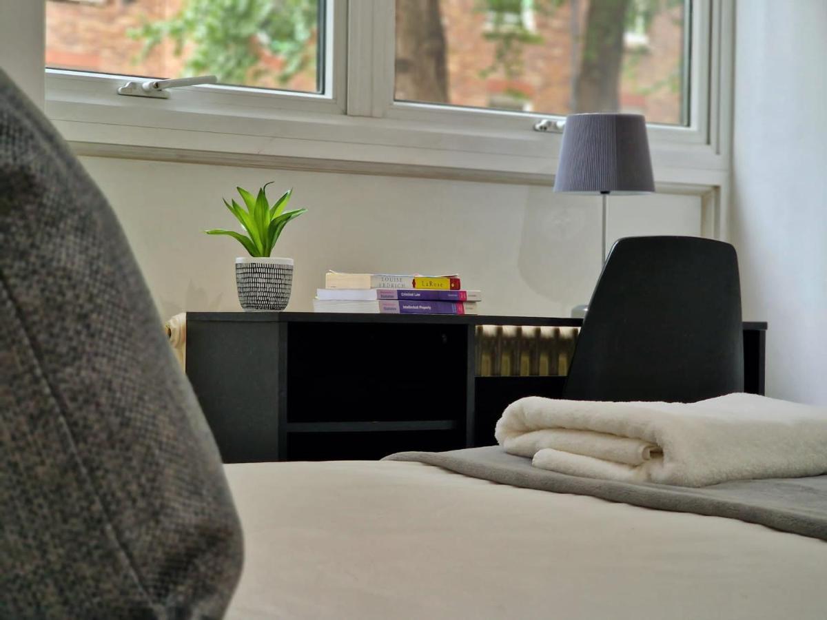 2 Bedrooms Flat In Great Location! Londres Extérieur photo