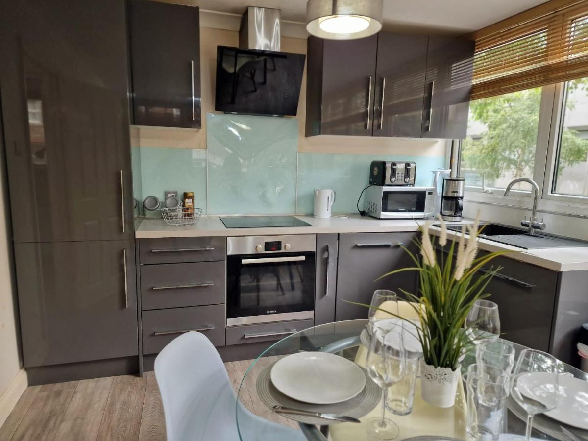 2 Bedrooms Flat In Great Location! Londres Extérieur photo